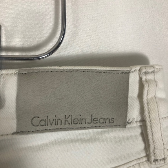 Womens /Girls White Denim Cutoffs /Shorts. Calvin Klein. Size 27. - Picture 3 of 4
